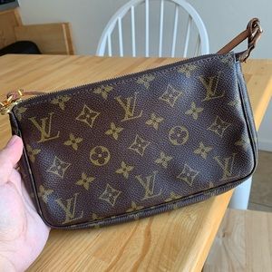 ❌SOLD❌ Louis Vuitton Pochette Accessoires